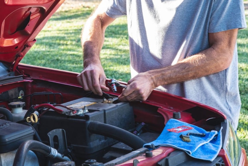 How to tell if your car battery is about to die